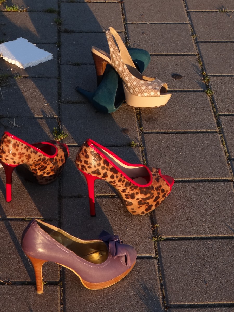 FOTO Ružni prizori: Stanare u Zajčevoj ulici u Čakovcu ujutro dočekala hrpa smeća