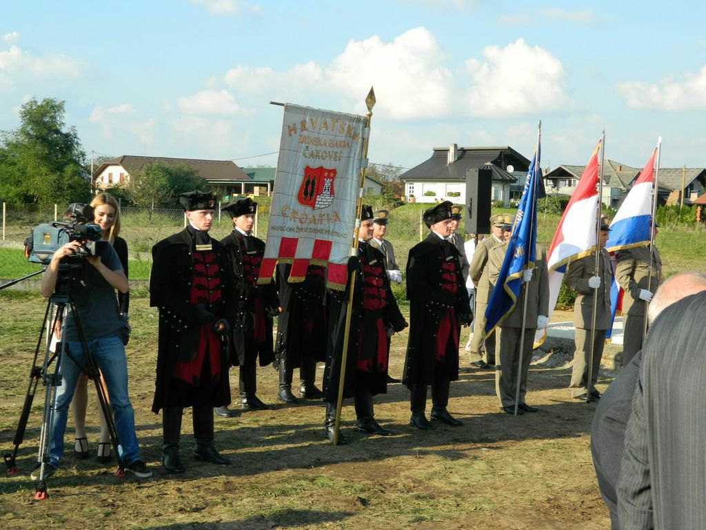 ynhldk2plfdcl7ccq1iu92uzrittjsa