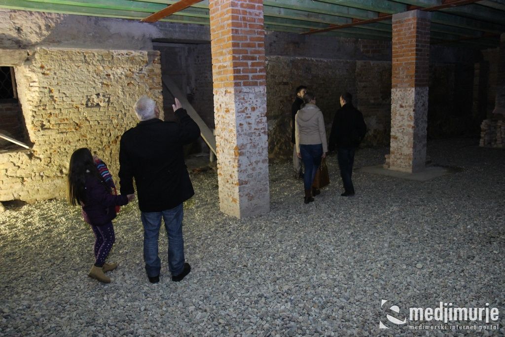 nocmuzejacakovec0033961955