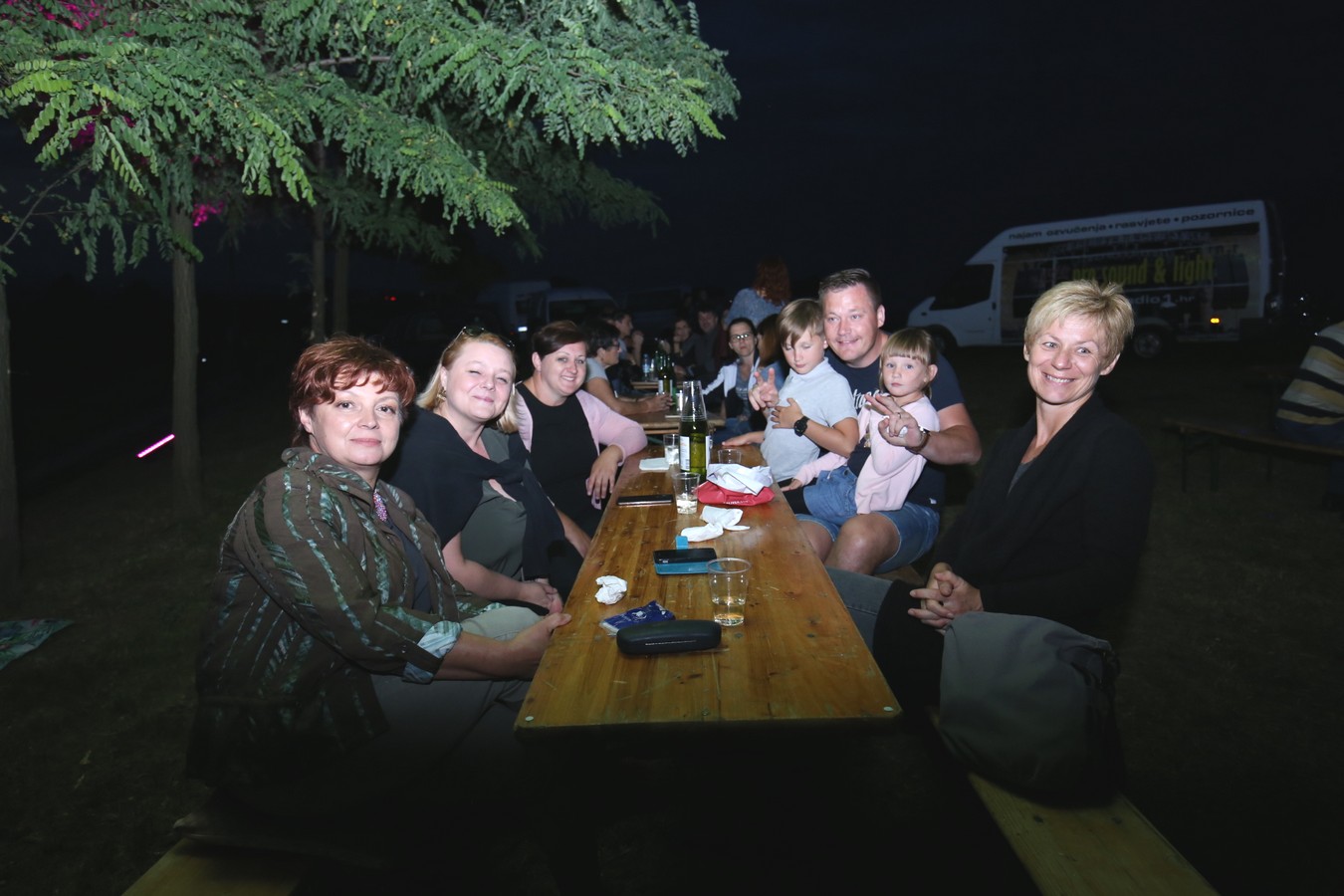 Odličan koncert Vatre u predivnom ambijentu Mađerkinog brega