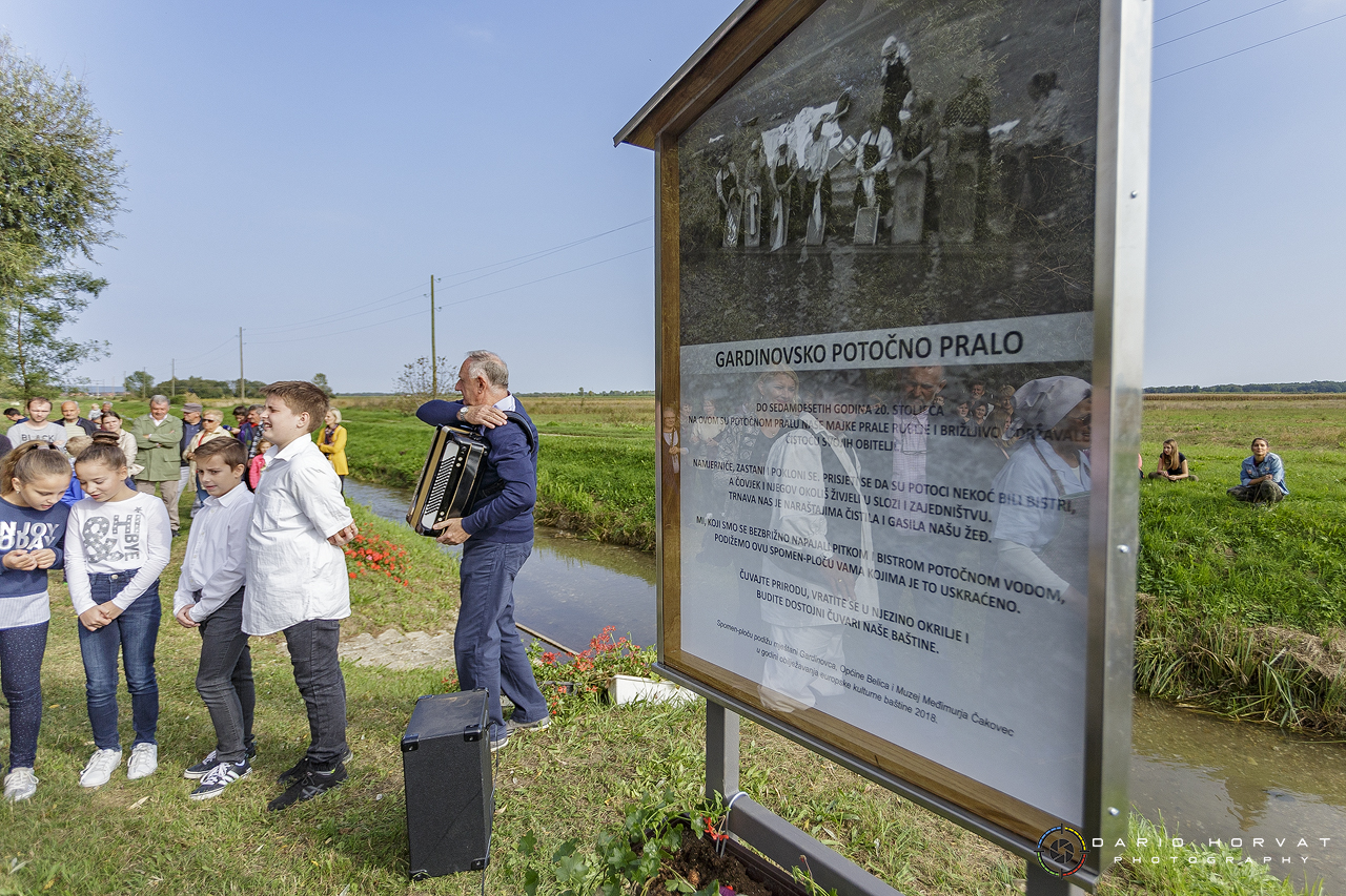 U Gardinovcu svečano otkrivena spomen-ploča posvećena seoskom pralu na potoku Trnavi