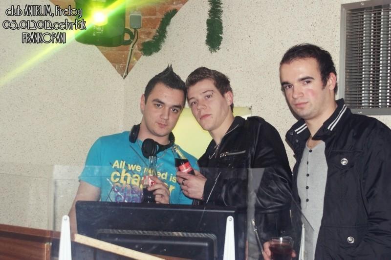 slika0024 Antrum (Četvrtak, 5.1.2012) slika0024 Antrum (Četvrtak, 5.1.2012)