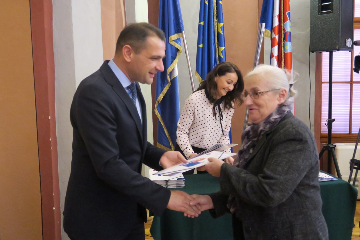 U zgradi Scheier u Čakovcu dodijeljene učeničke stipendije djeci hrvatskih branitelja