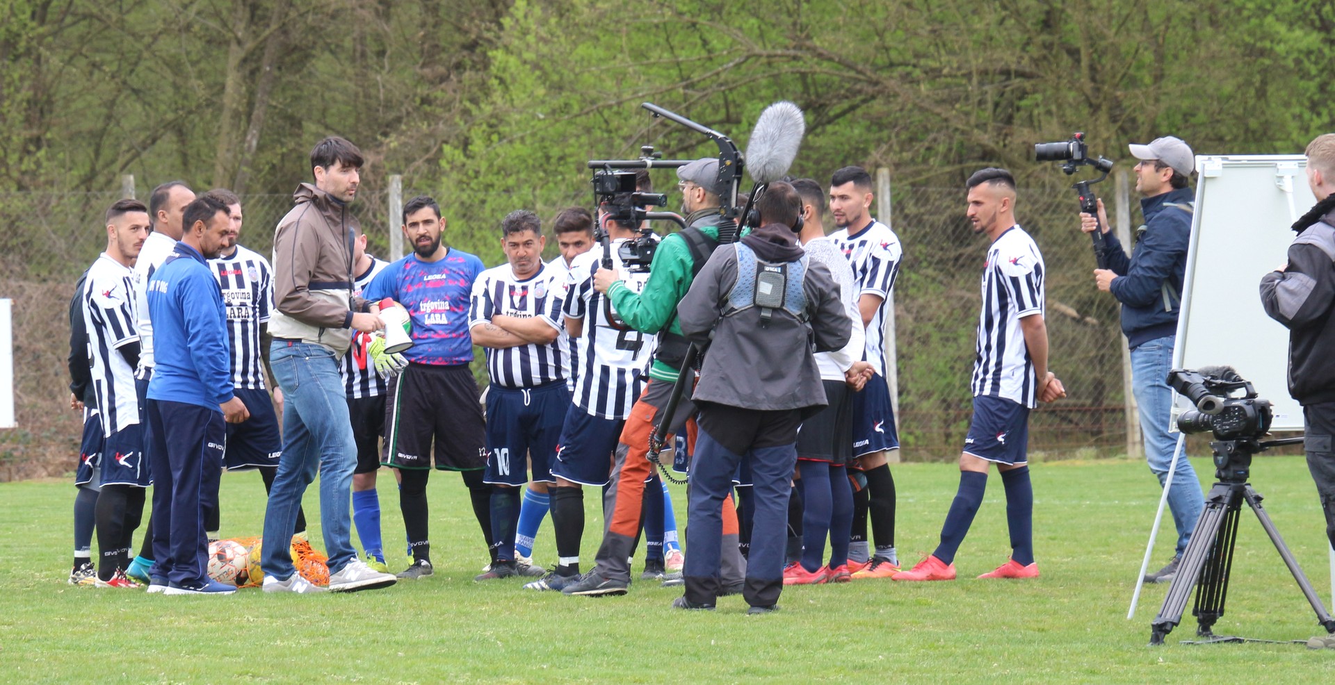 Vatrena atmosfera u Badličanu: Svi su došli vidjeti Vedrana Ćorluku u dresu Paraga
