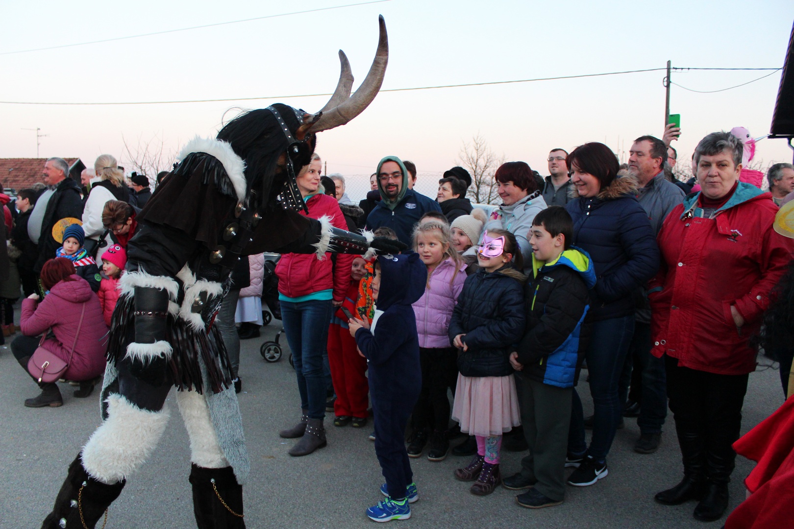 Maškare okupirale Zasadbreg 28. godinu za redom