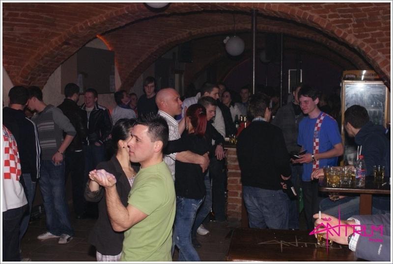 slika0001 Antrum (Petak i subota, 22. i 23.3.2013 – Mladen Burnać i Queens party) slika0001 Antrum (Petak i subota, 22. i 23.3.2013 – Mladen Burnać i Queens party)