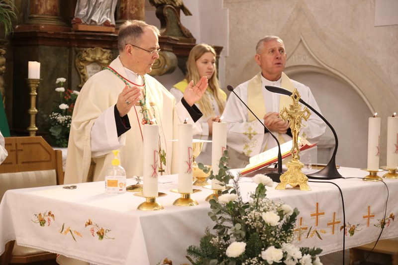 Biskup Radoš krstio peto dijete obitelji Spajić iz Svetog Martina na Muri