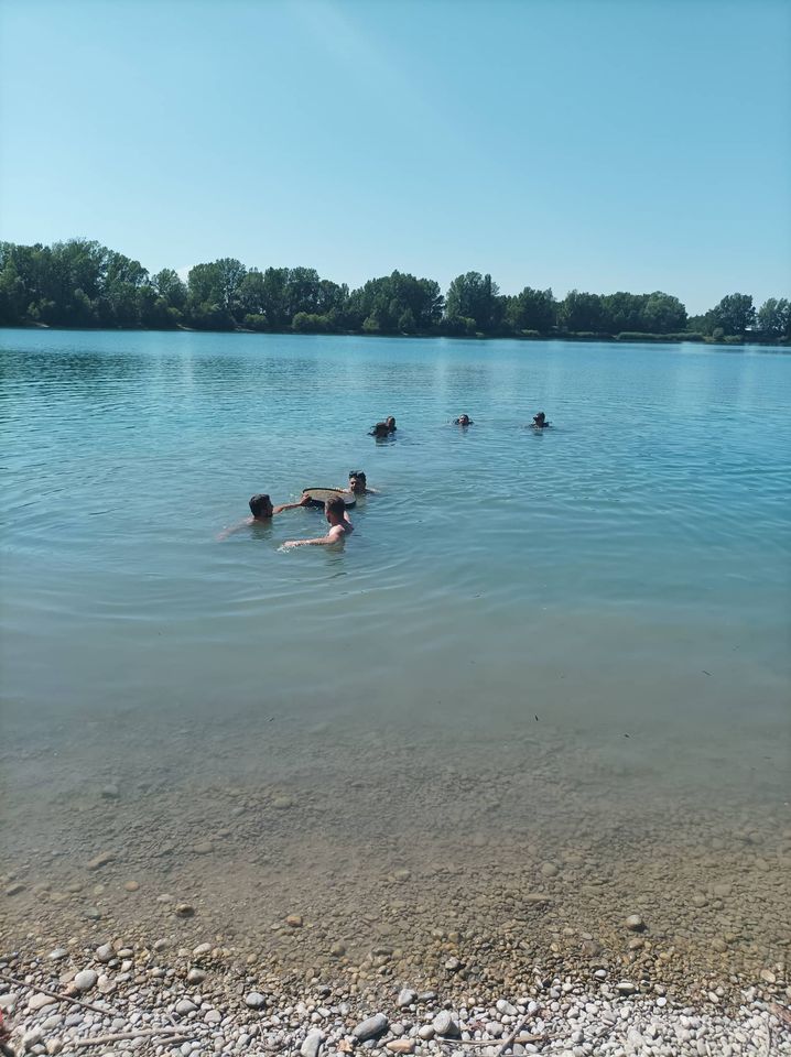 Akcija čišćenja separacije u Ivanovcu: Ronioci iz vode izvukli čak i bačve!