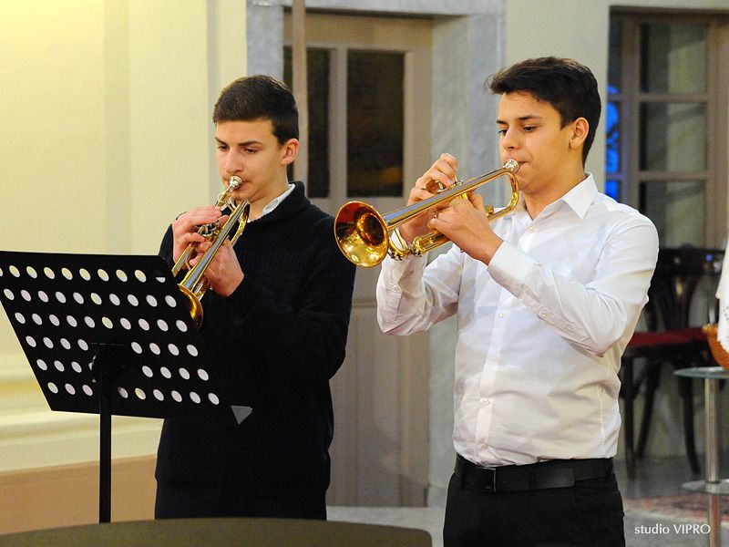 330314092dsc7298397395