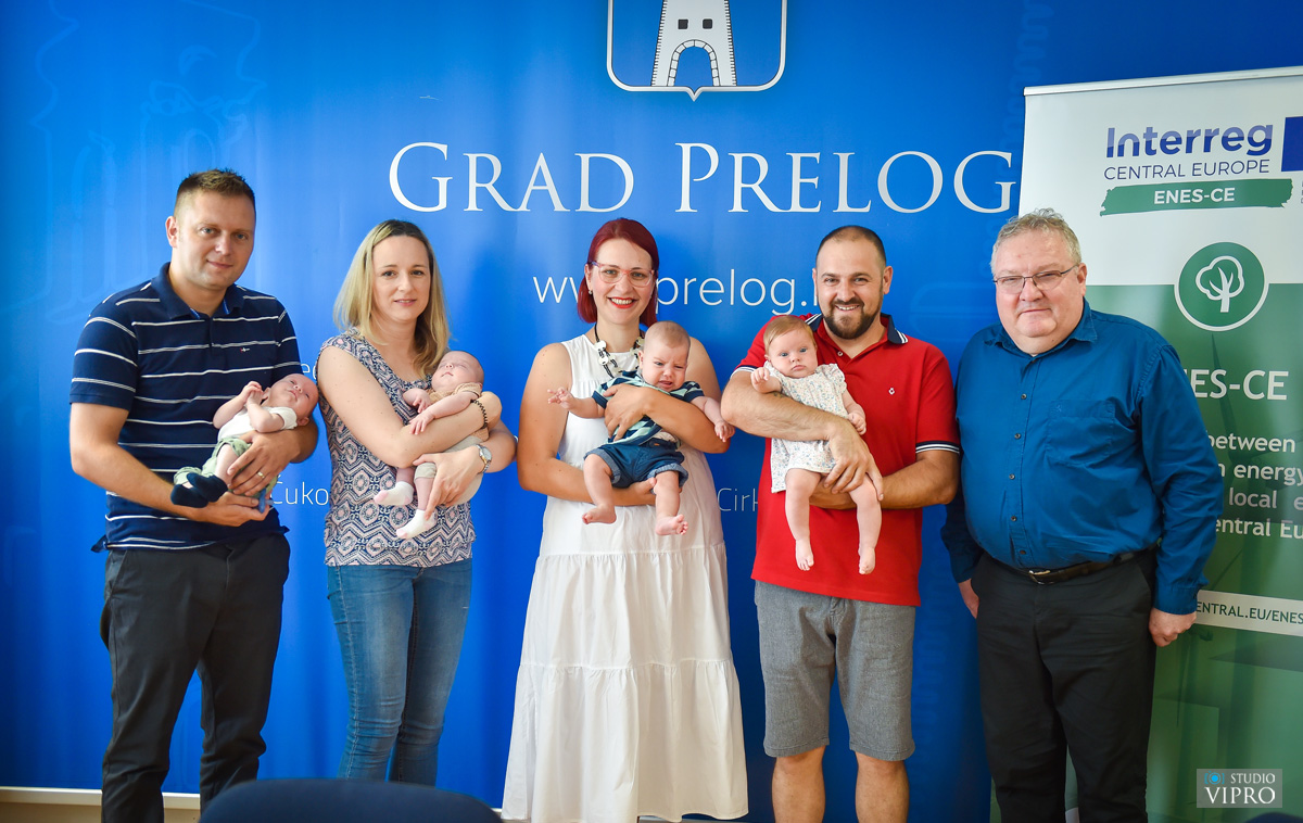 BEBE KOD GRADONAČELNIKA U Prelogu još jednom podijeljene naknade za novorođenčad
