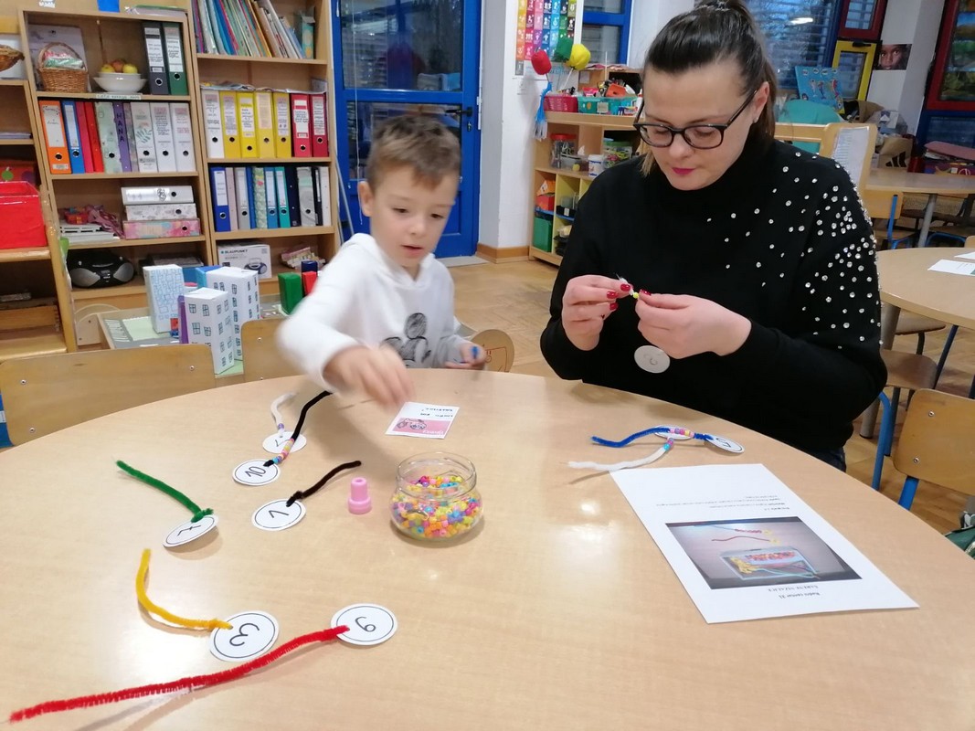 ZABAVA S BROJKAMA U vrtiću Cipelica se održala Večer matematike