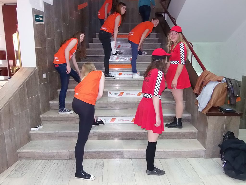 ucenicesrednjeskolecakovecnaste