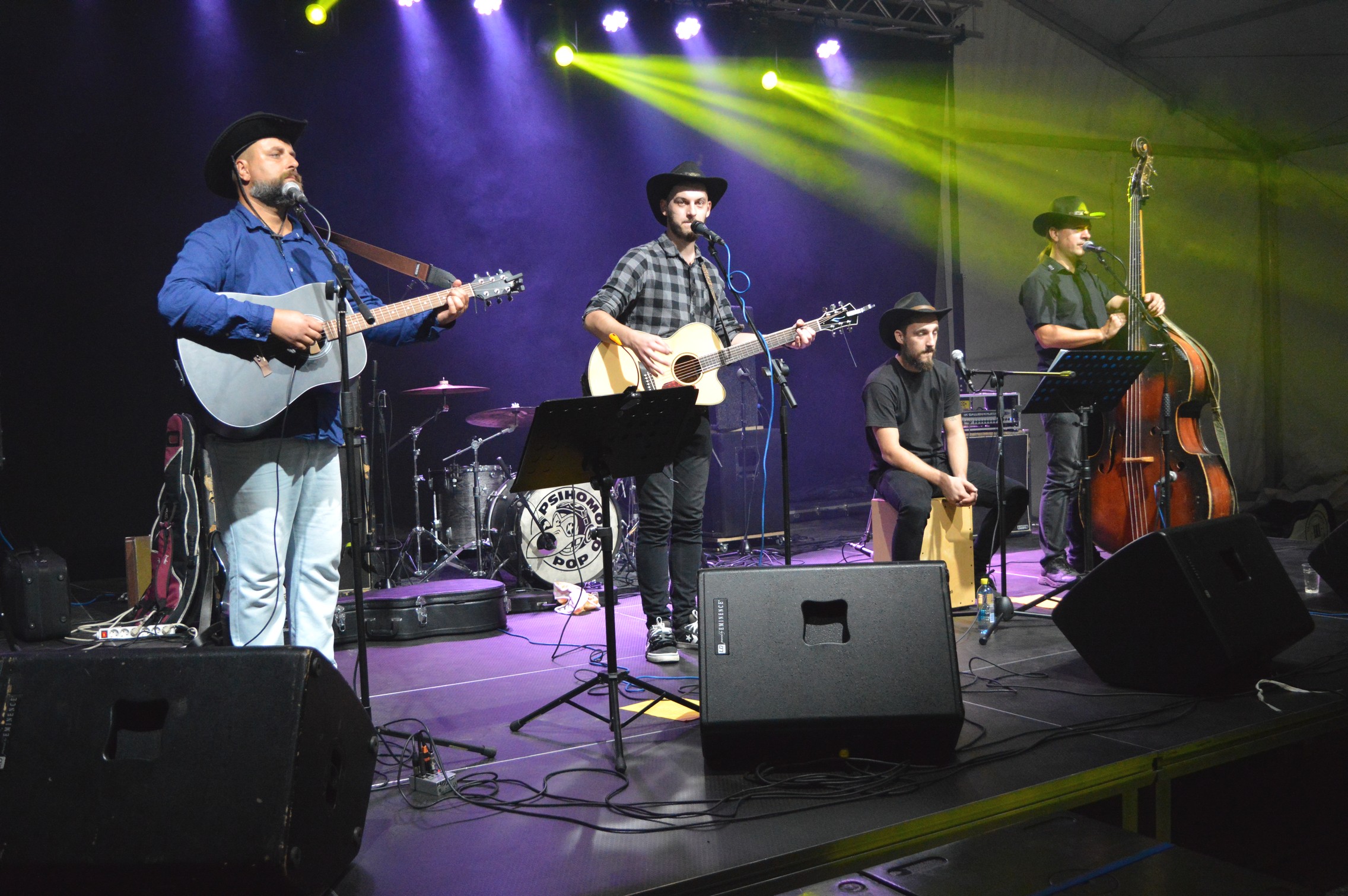 Psihomodo pop i Davor Gobac sjajnim koncertom u Kotoribi zabavili brojnu publiku