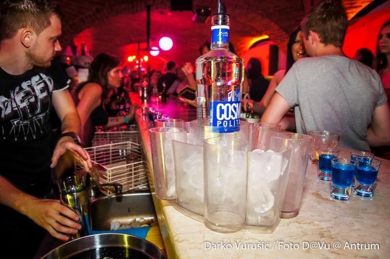 slika00025 Antrum (Subota, 28.6.2014. – Sandra Afrika)