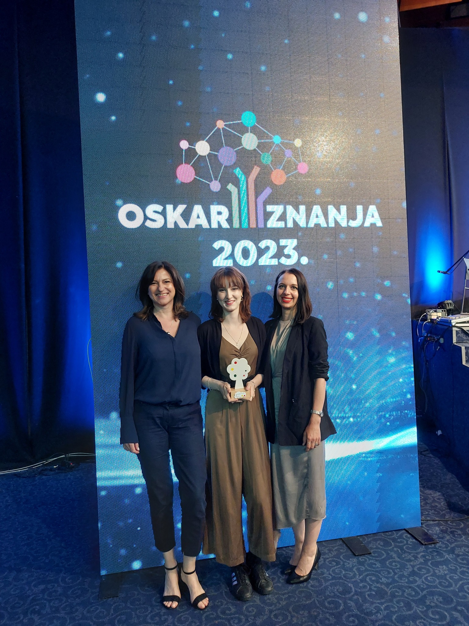 IZNIMNI REZULTAT Gimnazijalka Marijela Drvoderić osvojila Oskar znanja, najveću državnu nagradu IZNIMNI REZULTAT Gimnazijalka Marijela Drvoderić osvojila Oskar znanja, najveću državnu nagradu