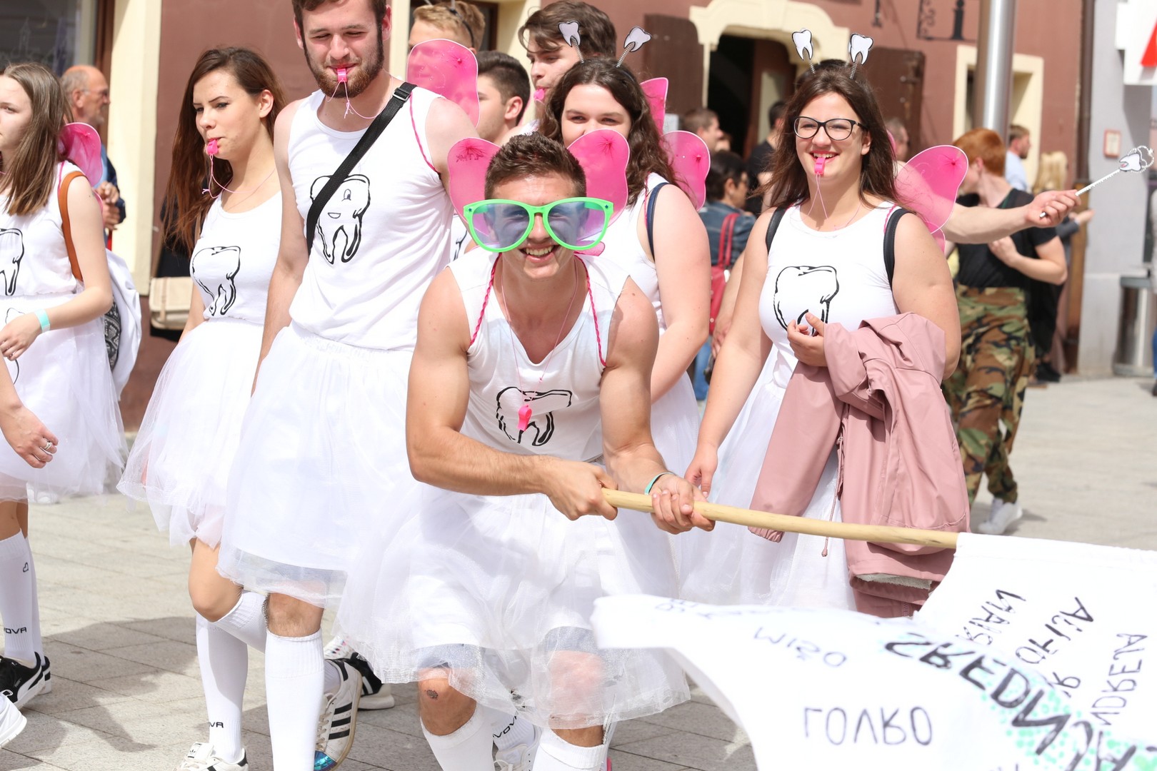 Ulicama Čakovca koračalo više od 1200 međimurskih maturanata