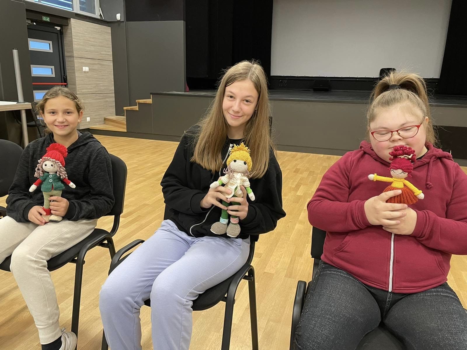 Članovi međimurske Udruge za sindrom Down posjetili ‘Heklice u knjižnici’