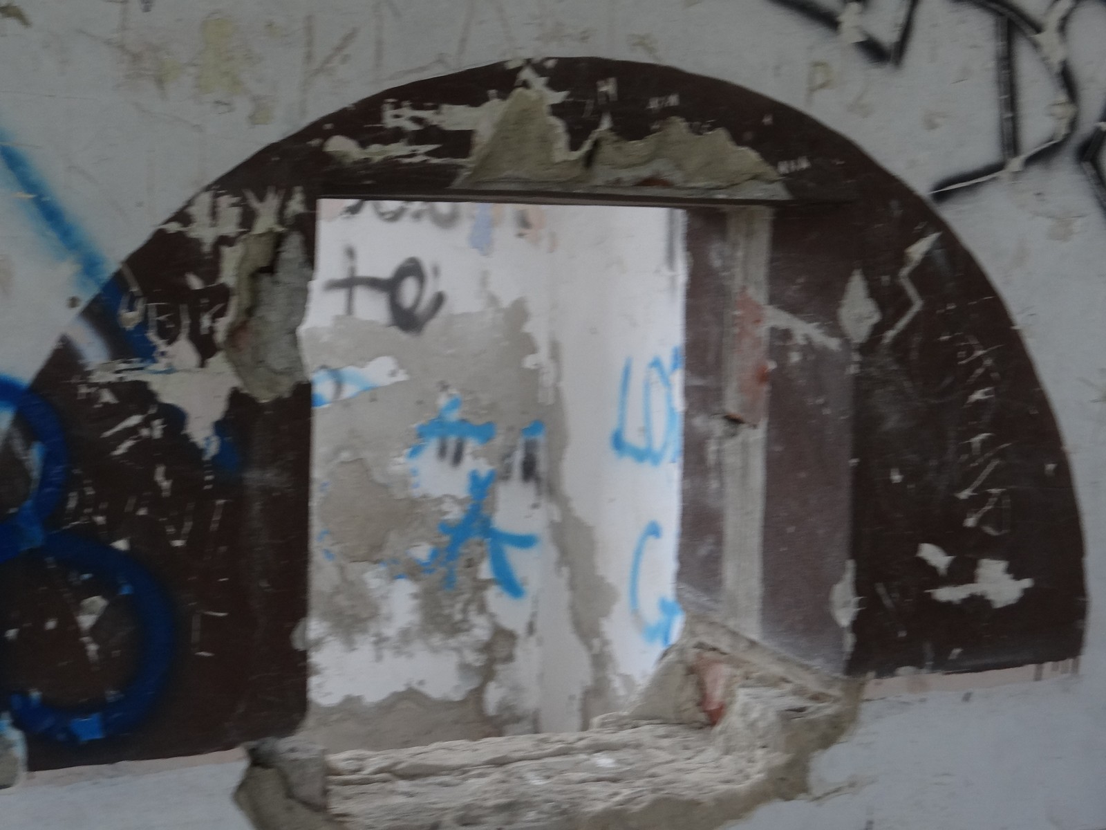 FOTO Željeznička postaja koja to nije: Vandalizam nad zapuštenom željezničkom postajom Donji Mihaljevec FOTO Željeznička postaja koja to nije: Vandalizam nad zapuštenom željezničkom postajom Donji Mihaljevec