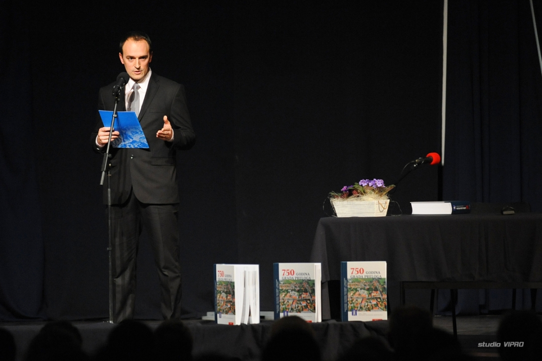 277911333dsc07529768