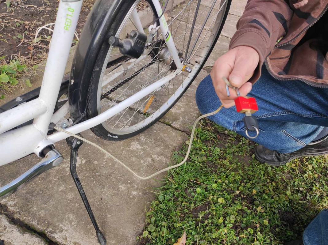 NEVIDLJIVA SAJLA ZA ZAŠTITU BICIKLA Kreativan i praktičan izum Zvonimira Dolenca iz Preloga NEVIDLJIVA SAJLA ZA ZAŠTITU BICIKLA Kreativan i praktičan izum Zvonimira Dolenca iz Preloga