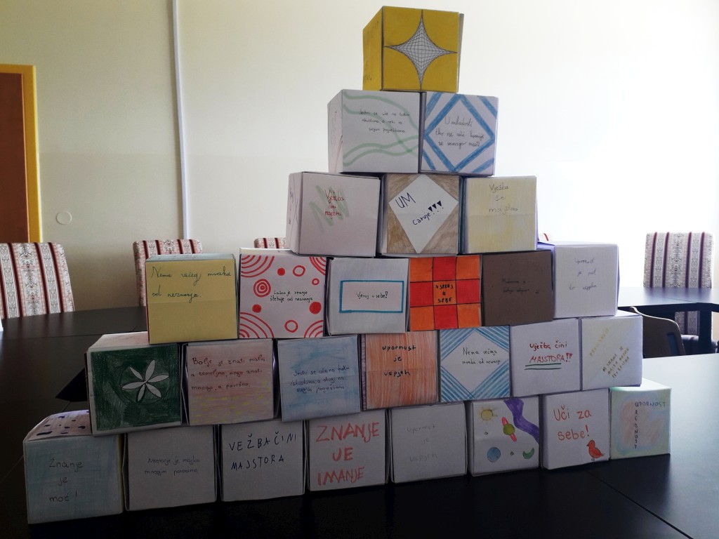 PLEŠKOVEC Učenici izradili kvalitetne matematičke umjetnine