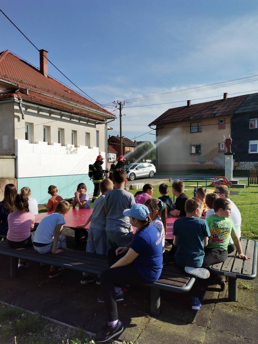 POVODOM FLORIJANOVA Izložba dječjih radova i pokazna vatrogasna vježba