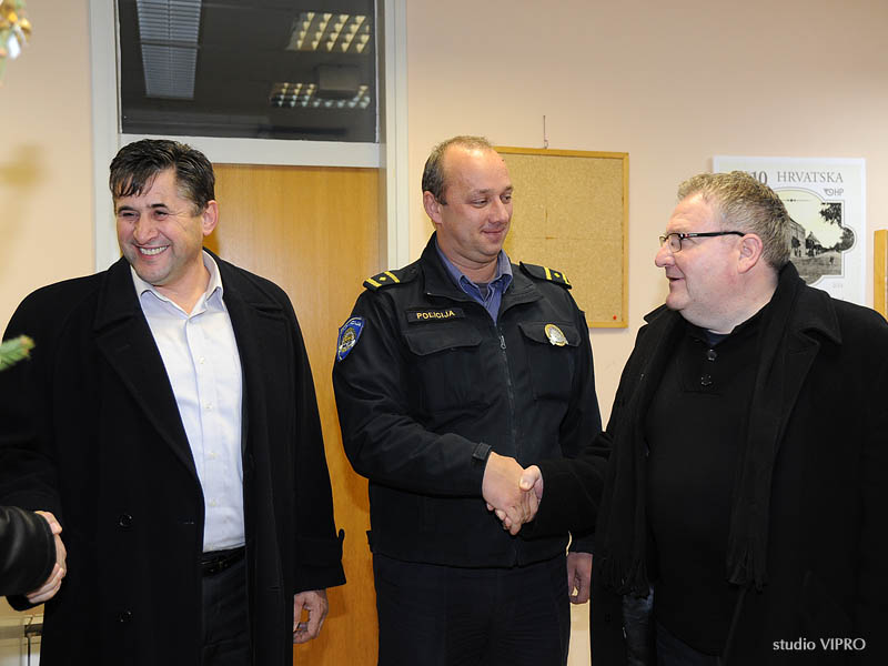 330114078dsc0640443279