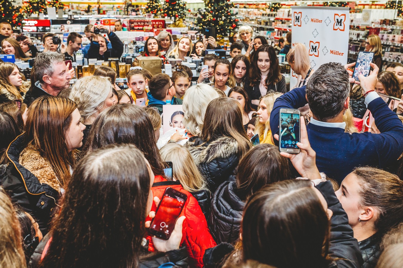 Maju Šuput u Galeriji Sjever dočekali brojni obožavatelji