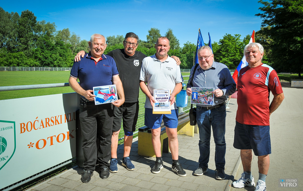 Četrnaest ekipa na Međunarodnom boćarskom turniru u Otoku