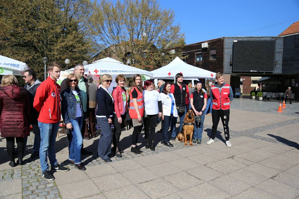 3026185710214739851706868699243