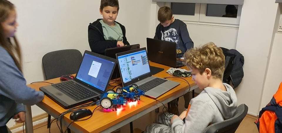 Izvrstan početak nove sezone za robotičare Udruge žena Pretetinec