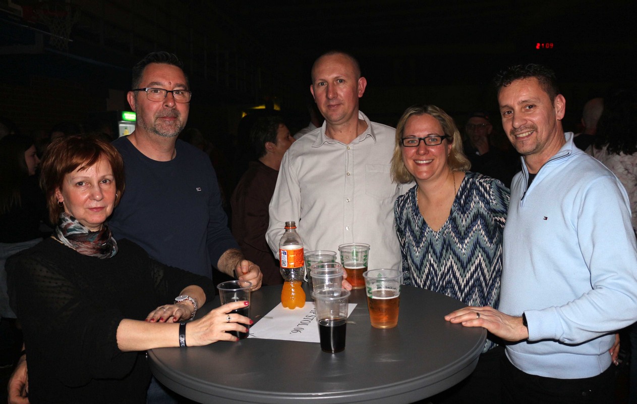 Neda Ukraden i grupa Vigor