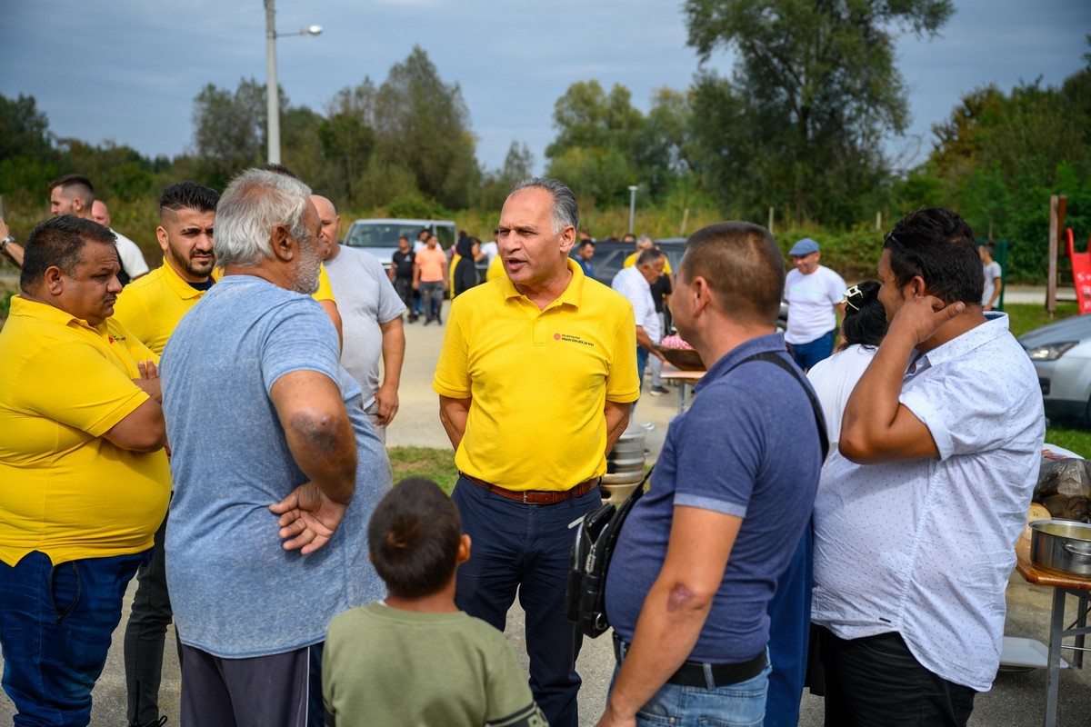 Veljko Kajtazi, Suzana Krčmar, Sitnice,
