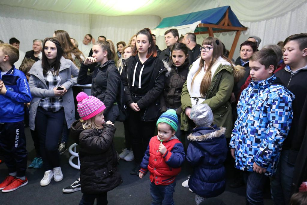 2747997810214090649517219751706