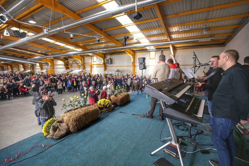 2351615510213458962725444212771