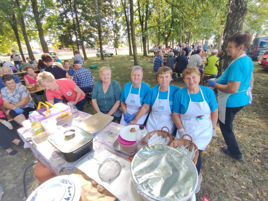 VIDEO I FOTO Vraćanje u kuhinje naših baka – kotoripske udruge pripremale tradicionalna jela VIDEO I FOTO Vraćanje u kuhinje naših baka – kotoripske udruge pripremale tradicionalna jela