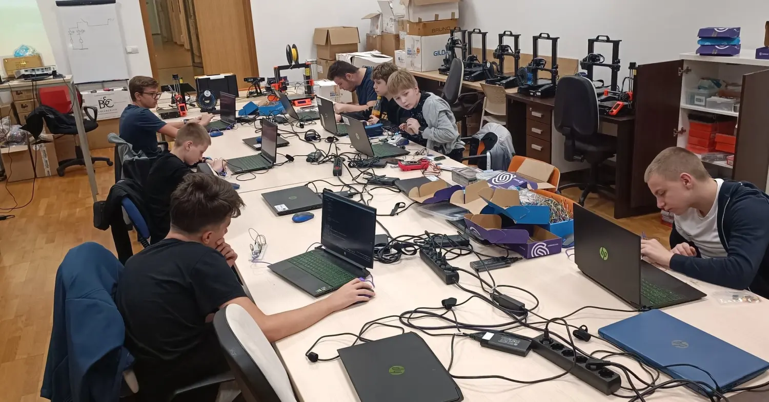 472320714_1165636522234544_873832705545461057_n