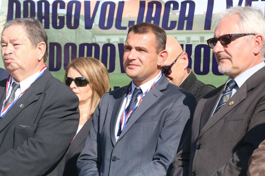 2198168010213070978026069576678