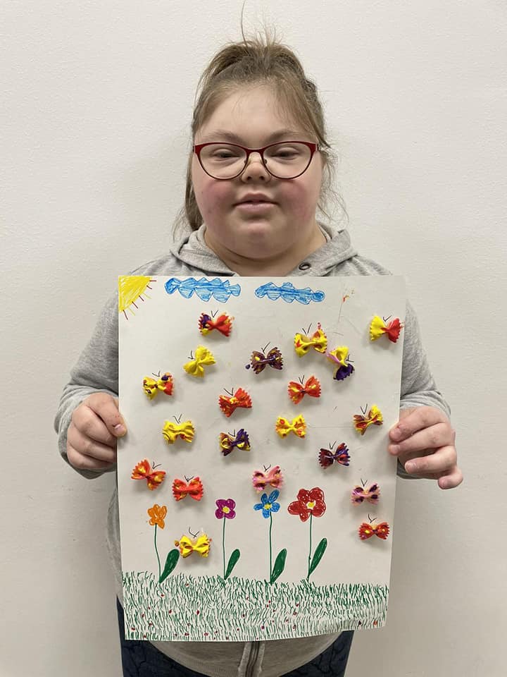 UDRUGA ZA SINDROM DOWN Djeca su na kreativnoj radionici crtala uz pomoć tjestenine