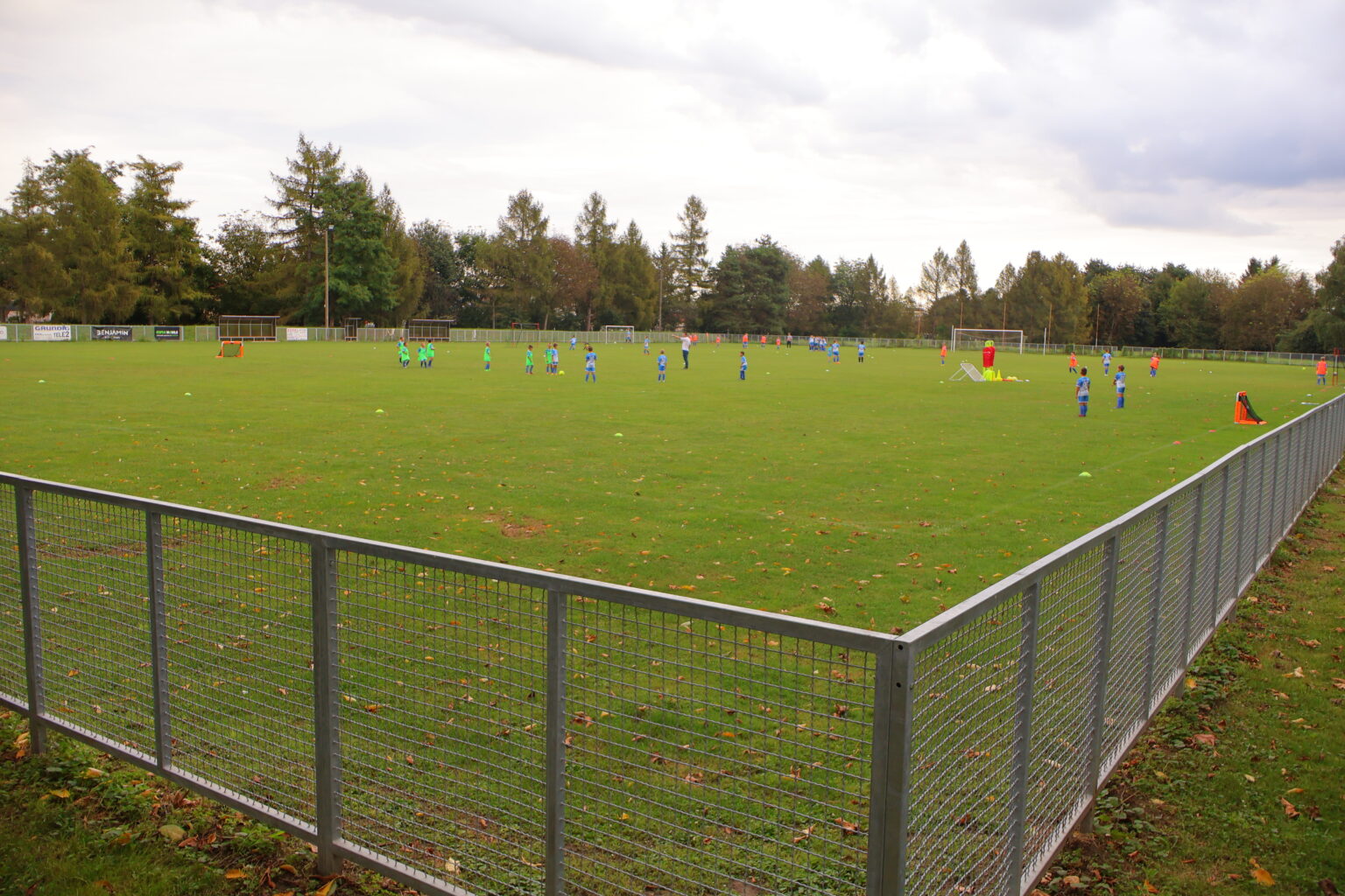 VESELJE ZA NAJMLAĐE Uređeno košarkaško igralište u Ivanovcu