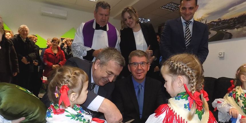 kniz1652261 kniz1652261