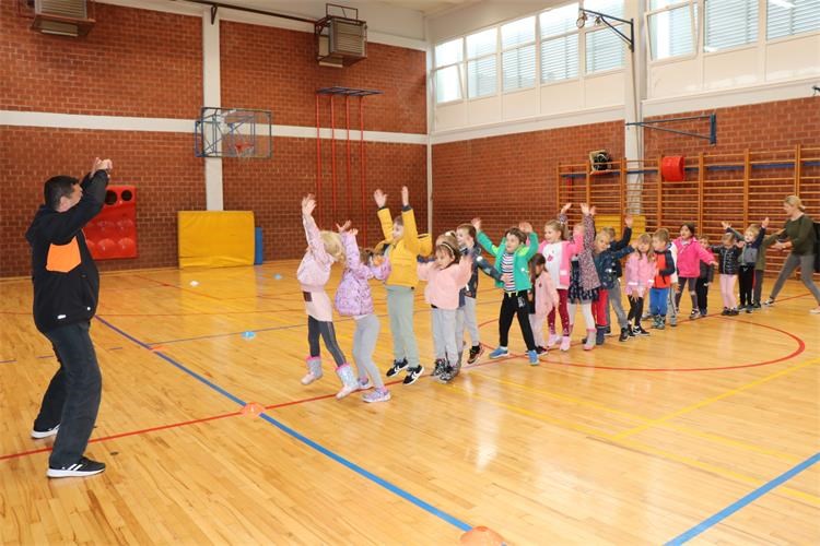 Mališani posjetili policiju