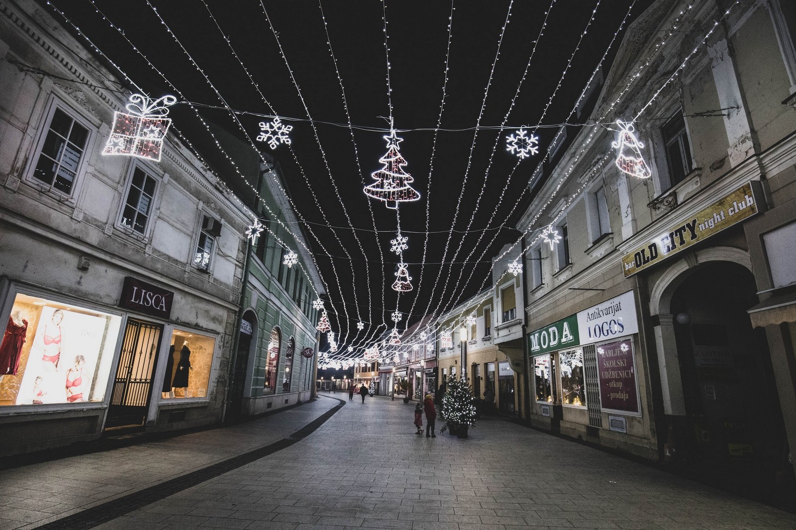 OVO JE PREKRASNO Božićno uređenje u centru Čakovca će vas oduševiti