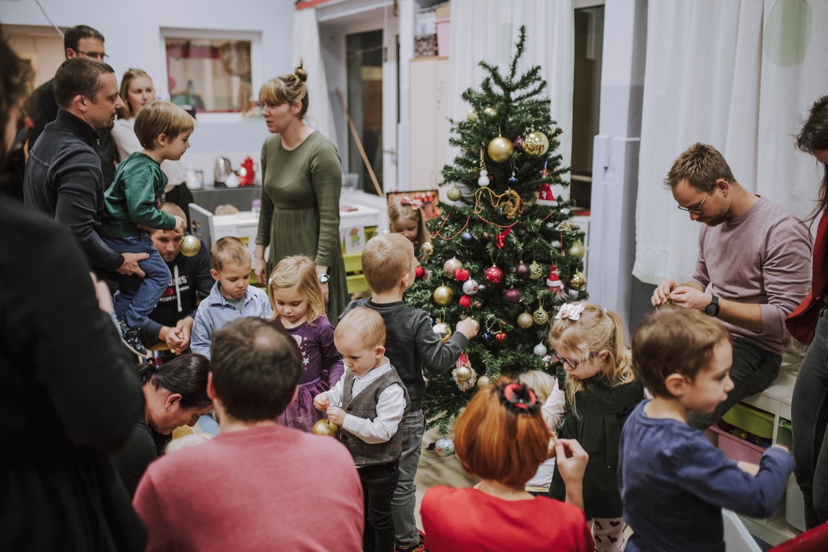 UZBUDLJIVE AKTIVNOSTI Mališani skupine Trešnjice uživali u pravoj Božićnoj čajanci