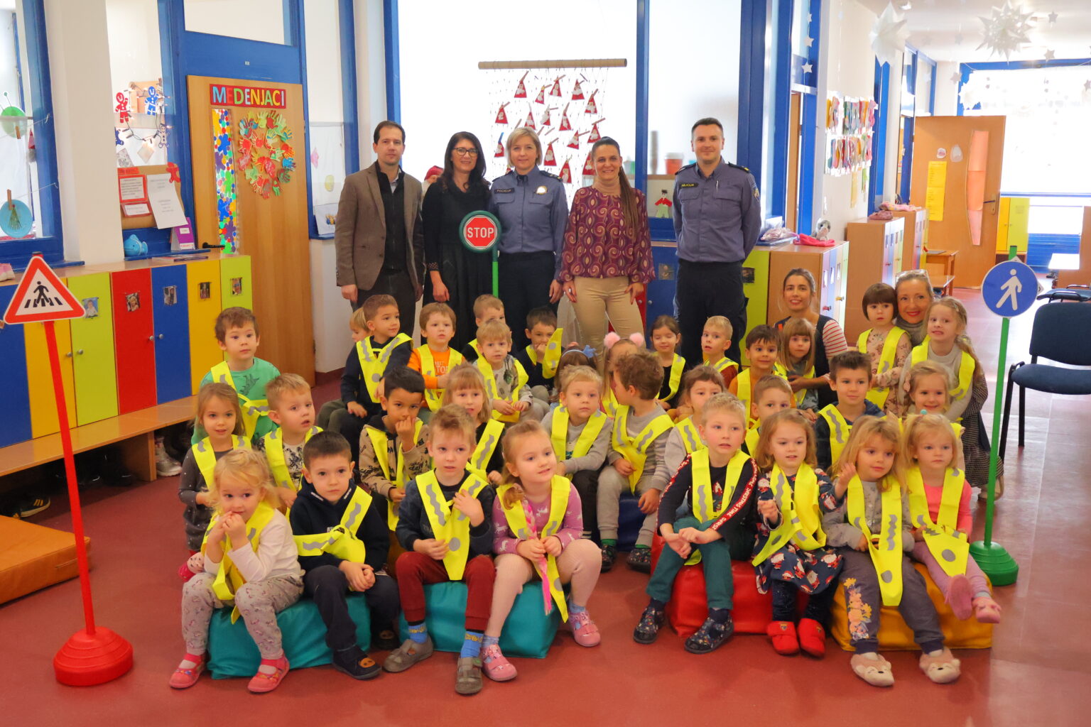 Mališani u Dječjem vrtiću Cipelica učili prometna pravila