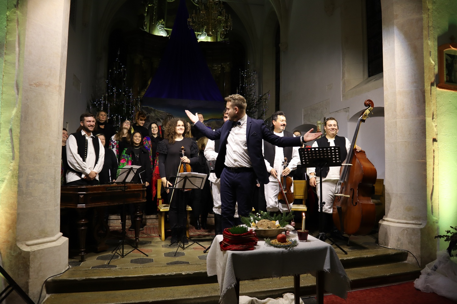 FOTO Adventsko-božićni koncert HKUU Sveti Martin