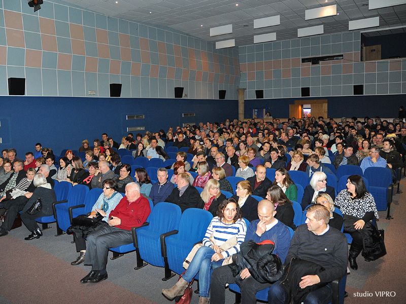 324713813dsc5805814685