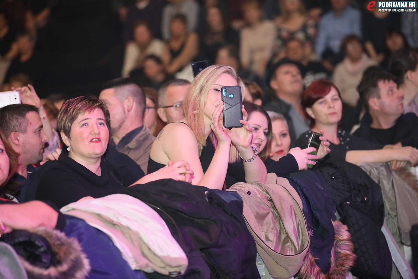 SPEKTAKL U KOPRIVNICI Neda Ukraden uz Vigor priredila nezaboravnu večer