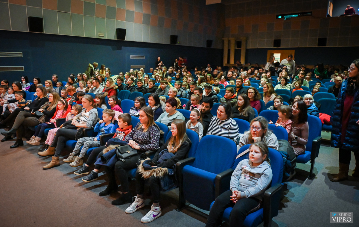 PRELOG Dječje gradsko kazalište Čakovec razveselilo publiku Doma kulture
