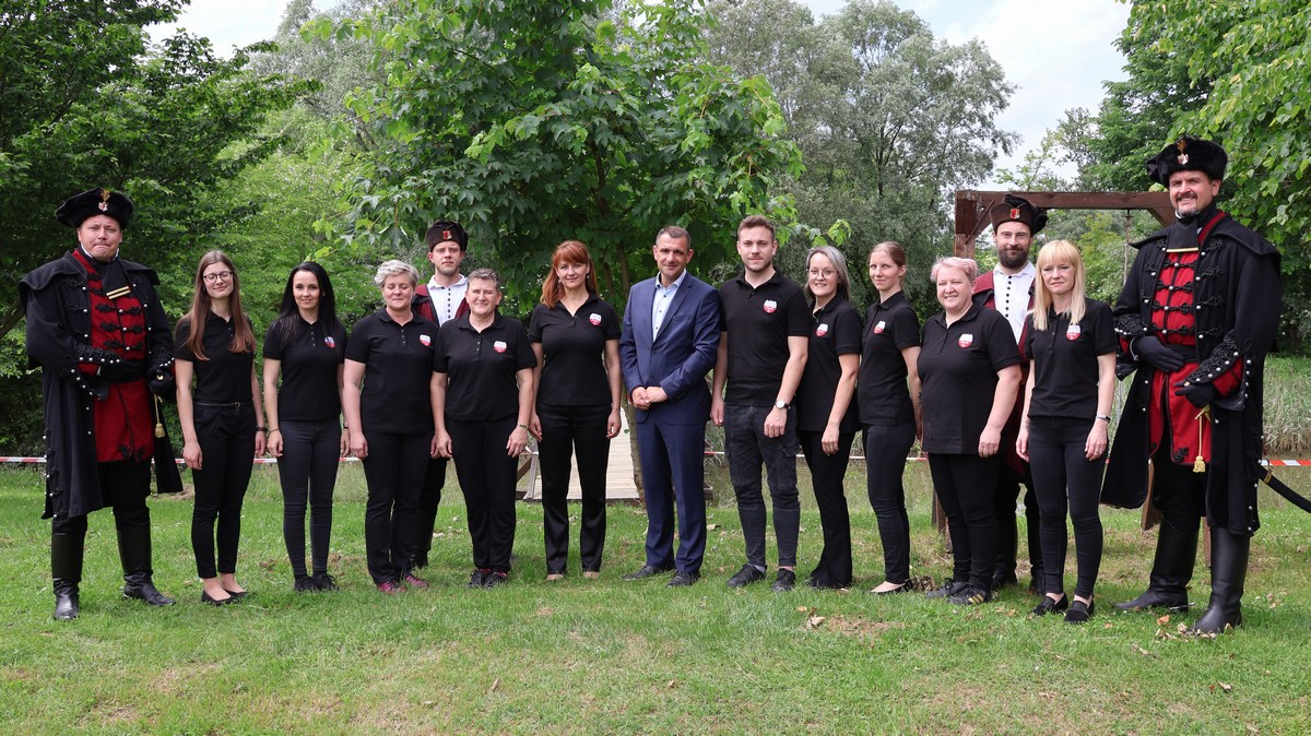 SVETI MARTIN NA MURI Održano sportsko natjecanje dragovoljaca i veterana te susreti djece i unuka hrvatskih branitelja